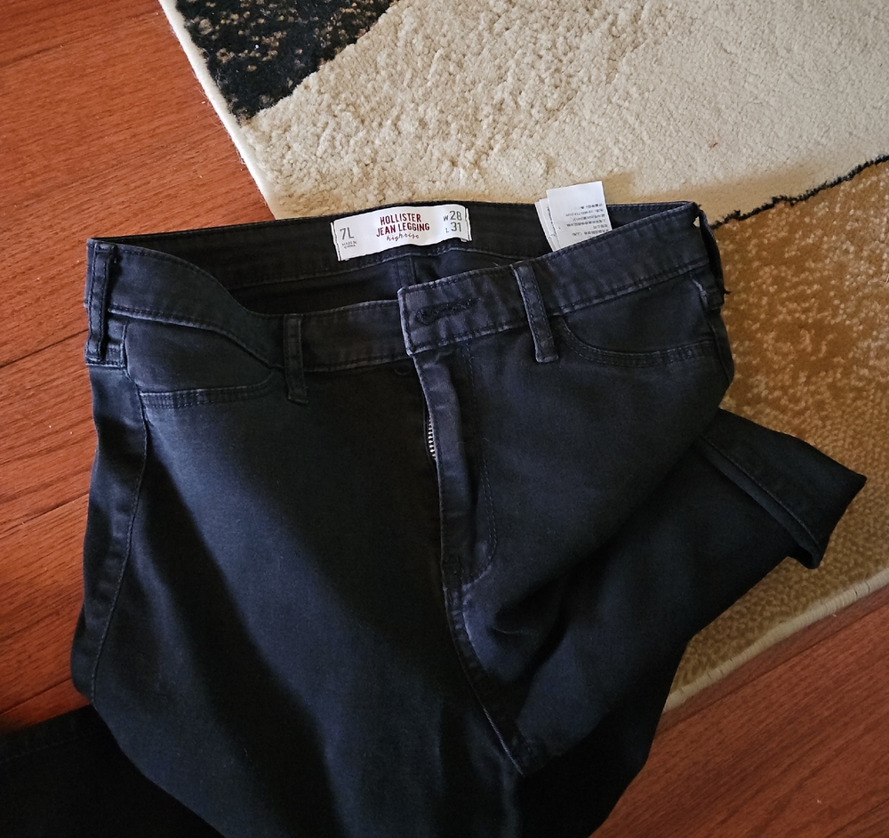 Hollister Men’s Black Slim Jeans — Stretch Denim